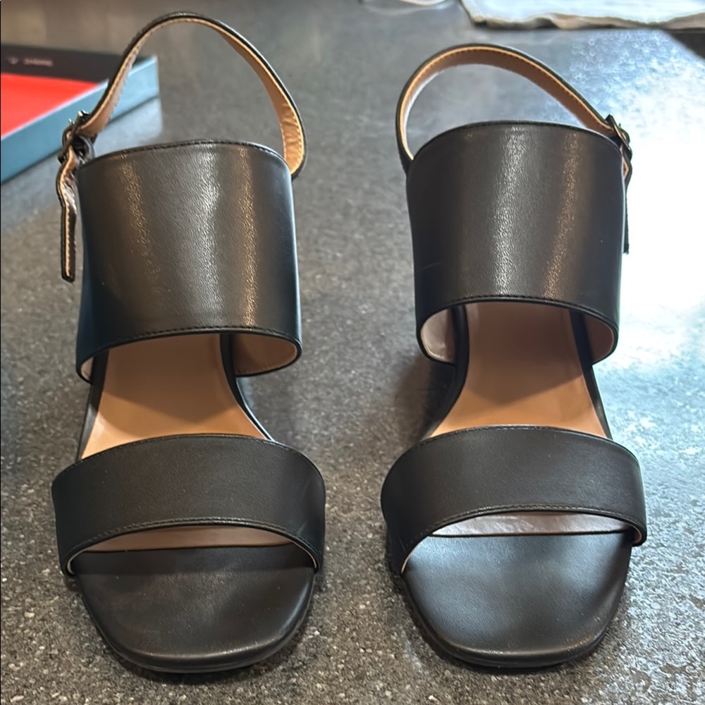 AEROSOLES Black Leather Sandals